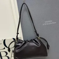 $112.00 USD LOEWE AAA Quality Messenger Bags For Women #1411155
