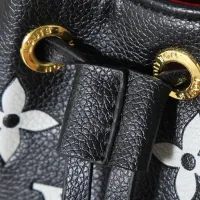 $42.00 USD Louis Vuitton Messenger Bags For Women #1412302