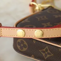 $45.00 USD Louis Vuitton Messenger Bags For Women #1412303
