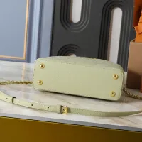 $96.00 USD Louis Vuitton AAA Quality Messenger Bags For Women #1412431