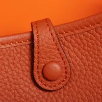 $105.00 USD Hermes AAA Quality Messenger Bags For Women #1412639