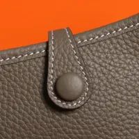 $105.00 USD Hermes AAA Quality Messenger Bags For Women #1412647