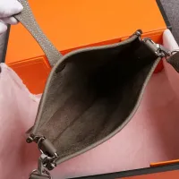 $96.00 USD Hermes AAA Quality Messenger Bags For Women #1412649