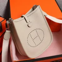 $96.00 USD Hermes AAA Quality Messenger Bags For Women #1412653