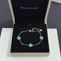 $48.00 USD Van Cleef & Arpels Bracelets For Women #1413492