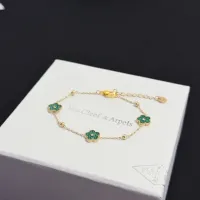 $48.00 USD Van Cleef & Arpels Bracelets For Women #1413493