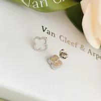 $25.00 USD Van Cleef & Arpels Earrings For Women #1413518