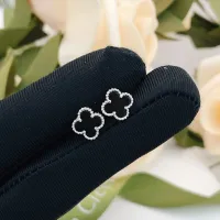 $25.00 USD Van Cleef & Arpels Earrings For Women #1413521