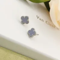 $25.00 USD Van Cleef & Arpels Earrings For Women #1413526