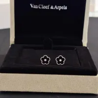 $36.00 USD Van Cleef & Arpels Earrings For Women #1413959
