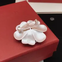 $32.00 USD Chanel Brooches For Women #1414178