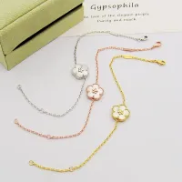 $25.00 USD Van Cleef & Arpels Bracelets For Women #1414444