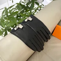 $60.00 USD Louis Vuitton LV Gloves For Women #1415592