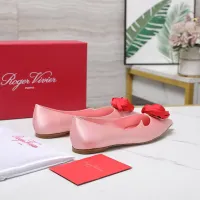 $115.00 USD Roger Vivier RV Flat Shoes For Women #1418117