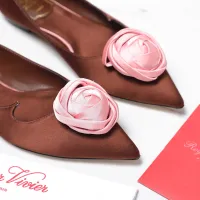 $115.00 USD Roger Vivier RV Flat Shoes For Women #1418121