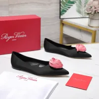 $115.00 USD Roger Vivier RV Flat Shoes For Women #1418122