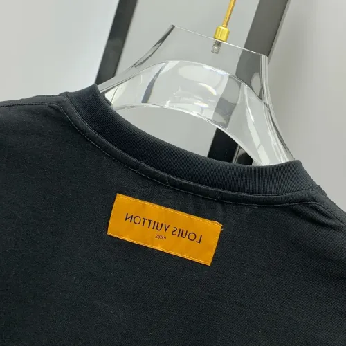 Replica Louis Vuitton LV T-Shirts Short Sleeved For Men #1418323 $60.00 USD for Wholesale