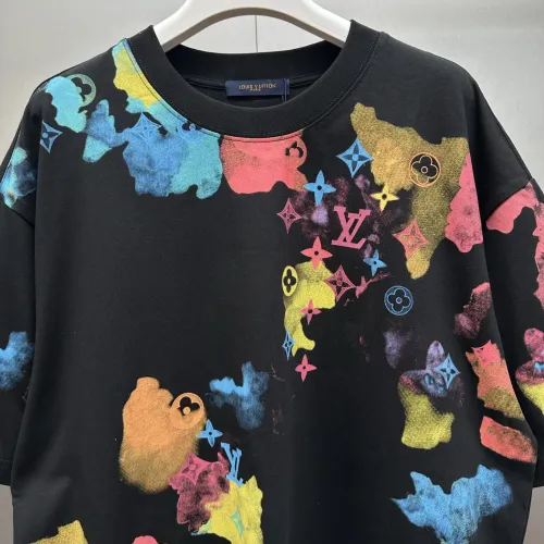 Replica Louis Vuitton LV T-Shirts Short Sleeved For Unisex #1418410 $48.00 USD for Wholesale