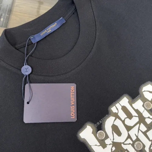 Replica Louis Vuitton LV T-Shirts Short Sleeved For Unisex #1419962 $29.00 USD for Wholesale
