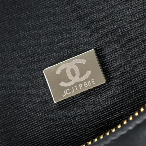 Replica Chanel AAA Quality Handbags For Women #1420128 $92.00 USD for Wholesale