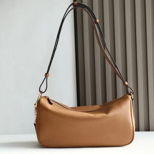 Replica Gucci AAA Quality Shoulder Bags For Women #1420355 $182.00 USD for Wholesale