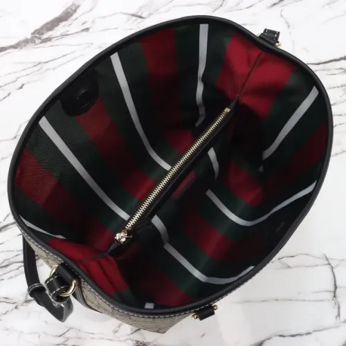 Replica Gucci AAA Quality Handbags For Women #1420511 $140.00 USD for Wholesale