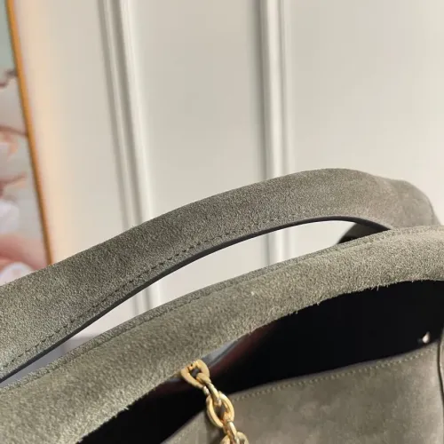 Replica Gucci AAA Quality Handbags For Women #1420565 $244.63 USD for Wholesale