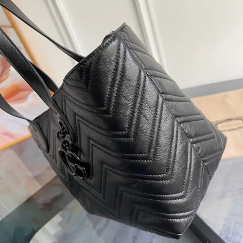 Replica Gucci AAA Quality Shoulder Bags For Women #1420693 $247.93 USD for Wholesale