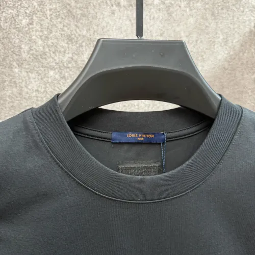 Replica Louis Vuitton LV T-Shirts Short Sleeved For Unisex #1421849 $45.00 USD for Wholesale