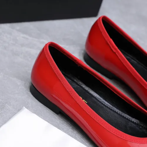 Replica Versace Flat Shoes For Women #1422328 $118.00 USD for Wholesale