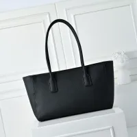 $100.00 USD Chanel AAA Quality Shoulder Bags For Women #1420094