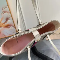 $132.00 USD Gucci AAA Quality Shoulder Bags For Women #1420545