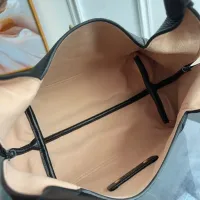 $202.00 USD Gucci AAA Quality Handbags For Women #1420598