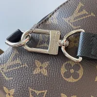 $92.00 USD Louis Vuitton AAA Man Messenger Bags #1422131