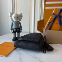 $92.00 USD Louis Vuitton AAA Man Messenger Bags #1422132