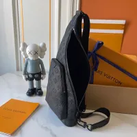 $92.00 USD Louis Vuitton AAA Man Messenger Bags #1422132