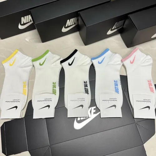Nike Socks For Women #1422575