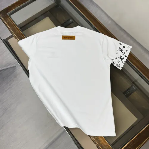 Replica Louis Vuitton LV T-Shirts Short Sleeved For Unisex #1423459 $32.00 USD for Wholesale