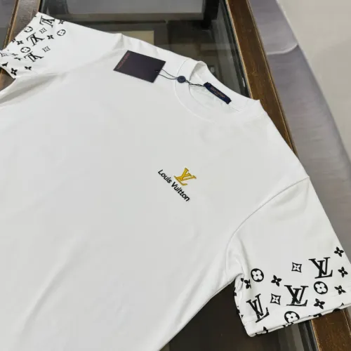 Replica Louis Vuitton LV T-Shirts Short Sleeved For Unisex #1423459 $32.00 USD for Wholesale