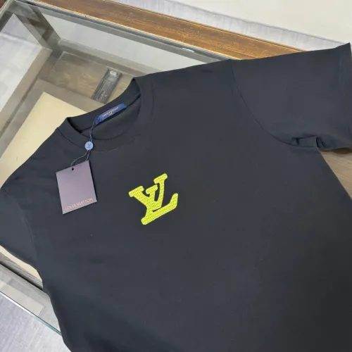 Replica Louis Vuitton LV T-Shirts Short Sleeved For Unisex #1423464 $32.00 USD for Wholesale