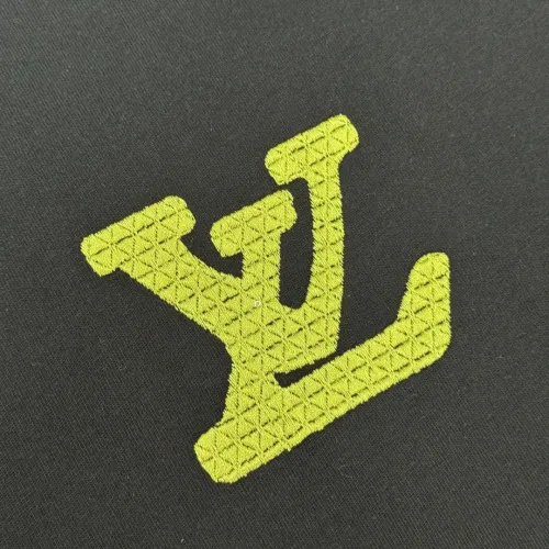 Replica Louis Vuitton LV T-Shirts Short Sleeved For Unisex #1423464 $32.00 USD for Wholesale