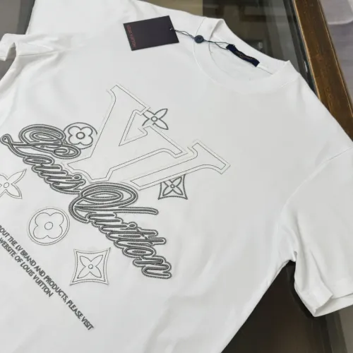 Replica Louis Vuitton LV T-Shirts Short Sleeved For Unisex #1423468 $32.00 USD for Wholesale