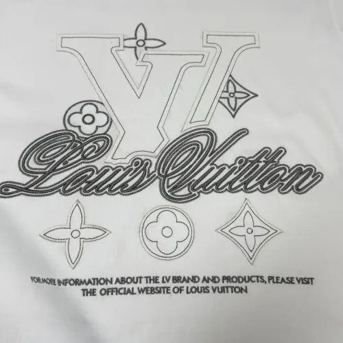 Replica Louis Vuitton LV T-Shirts Short Sleeved For Unisex #1423468 $32.00 USD for Wholesale