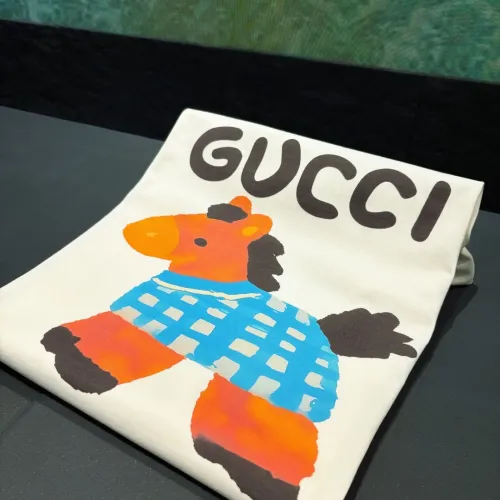 Replica Gucci T-Shirts Short Sleeved For Unisex #1424624 $34.00 USD for Wholesale