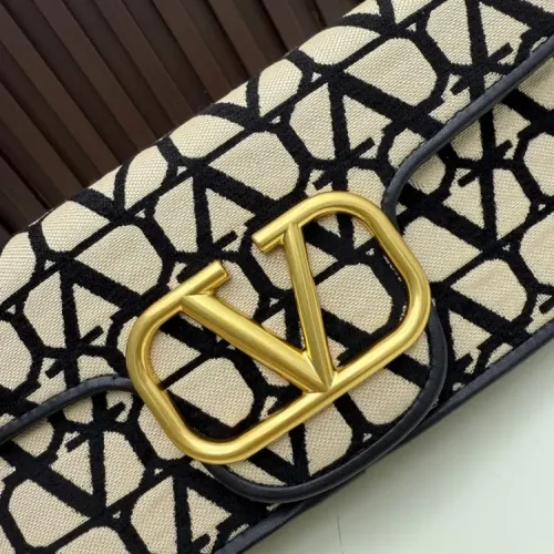 Replica Valentino AAA Quality Messenger Bags For Women #1425049 $98.00 USD for Wholesale