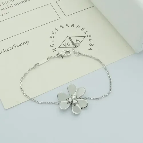 Van Cleef & Arpels Bracelets For Women #1425100
