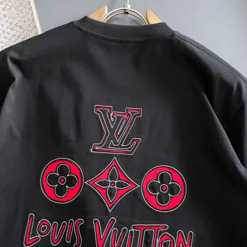 Replica Louis Vuitton LV T-Shirts Short Sleeved For Unisex #1426698 $42.00 USD for Wholesale