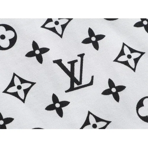 Replica Louis Vuitton LV T-Shirts Short Sleeved For Unisex #1426976 $38.00 USD for Wholesale