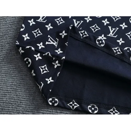 Replica Louis Vuitton LV T-Shirts Short Sleeved For Unisex #1426978 $38.00 USD for Wholesale