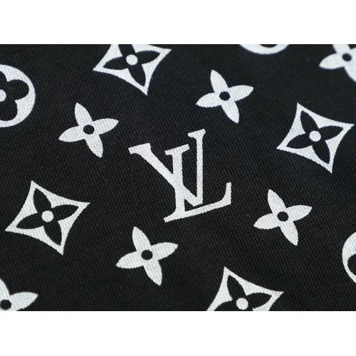 Replica Louis Vuitton LV T-Shirts Short Sleeved For Unisex #1426979 $38.00 USD for Wholesale